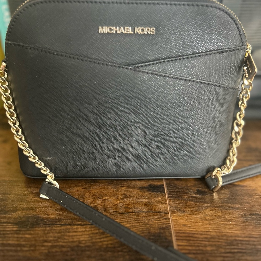 Michael Kors Elegant Black Crossbody Bag